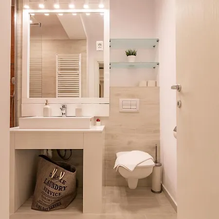Luxury Apartment Near To The Old Town With Free Parking By Mm Host Braşov Exterior foto