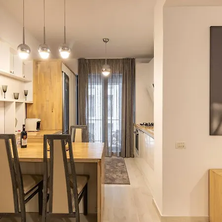 Luxury Apartment Near To The Old Town With Free Parking By Mm Host Braşov Exterior foto