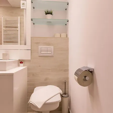 Luxury Apartment Near To The Old Town With Free Parking By Mm Host Braşov Exterior foto