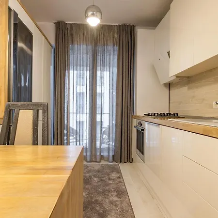 Luxury Apartment Near To The Old Town With Free Parking By Mm Host Braşov Exterior foto