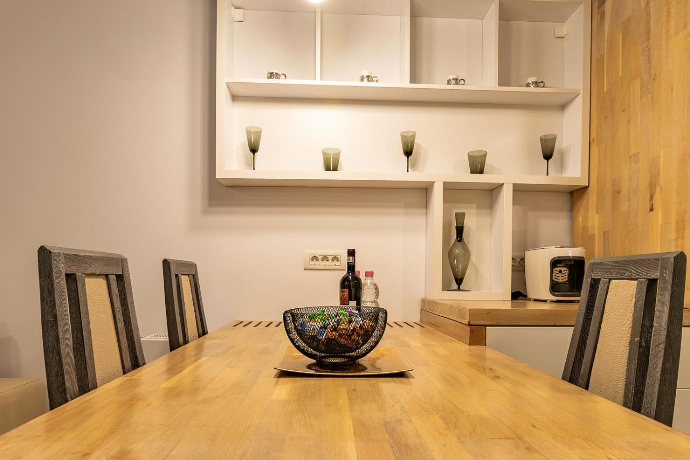 Apartamento Luxury Near To The Old Town With Free Parking By Mm Host